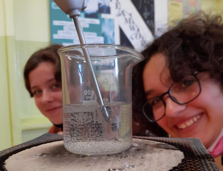 Žiacke diskusie, vzťahy, súvislosti – ExpEdícia na fyzike v 7. ročníku