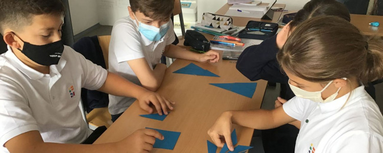 Učitelia by sa mali neustále vystavovať zmene