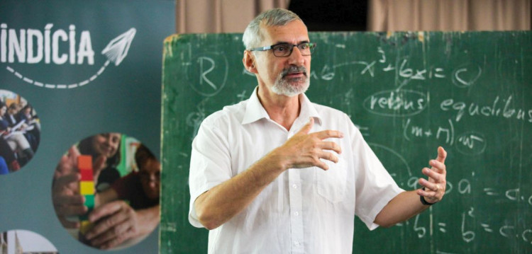 Umelo oddeľujeme prírodovedné a humanitné predmety, ale dieťa je jedno