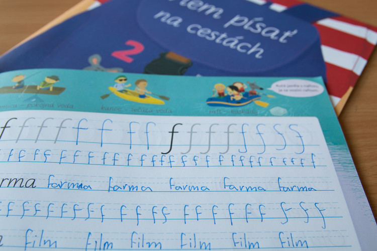 Comenia Script